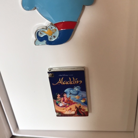 Authentic Disney Aladdin Pin Set in Box. NWOT. - Picture 11 of 16